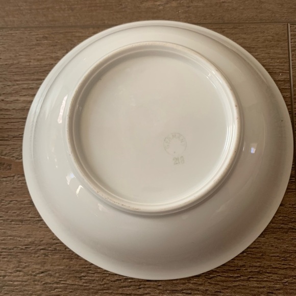 Vintage Germany Hand-Painted
Yellow Roses Serving Bowl - Picture 5 of 15